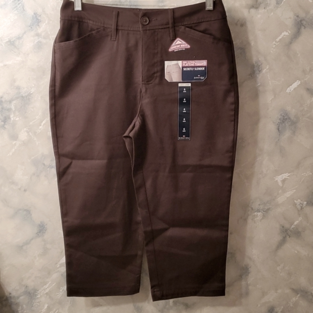 St.John Bay Capri pants brown 6 NWT